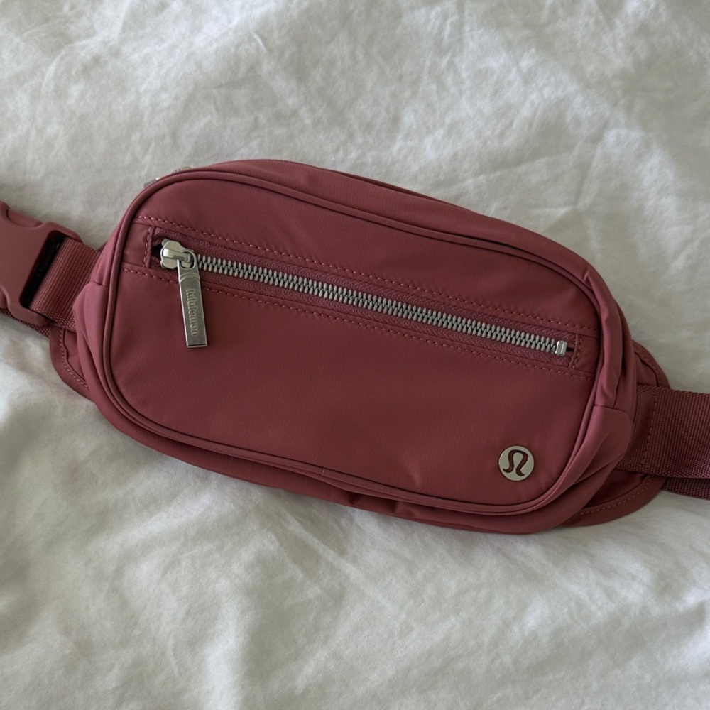 Lululemon Wunderlust Belt Bag - Brier Rose - Fanny Pack